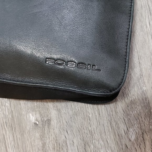 Fossil * Black Black Leather & Nylon Crossbody Bag - Picture 3 of 7